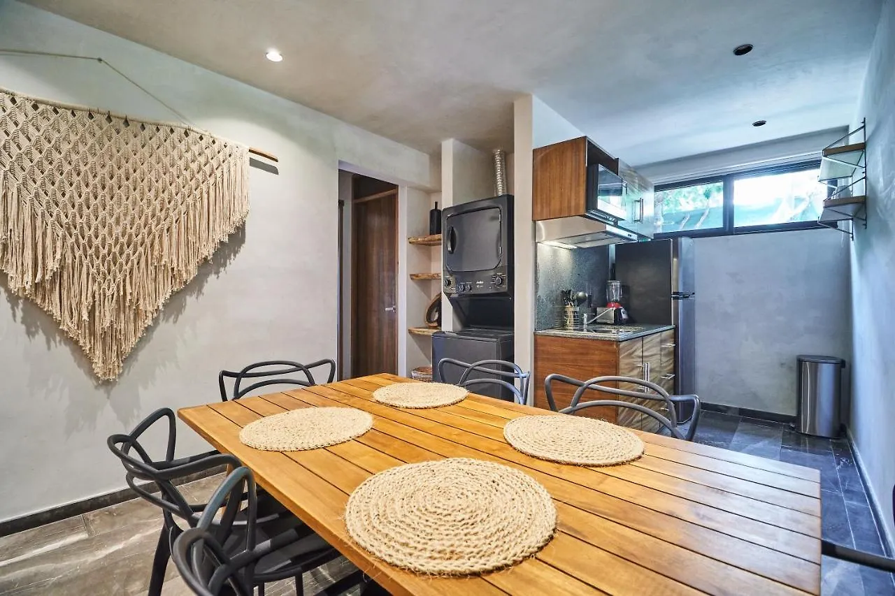 Elegant Trendy Apartment In Tulum With Infinity Pool, Breathtaking Jungle View & Bottle Of Wine Per Stay
